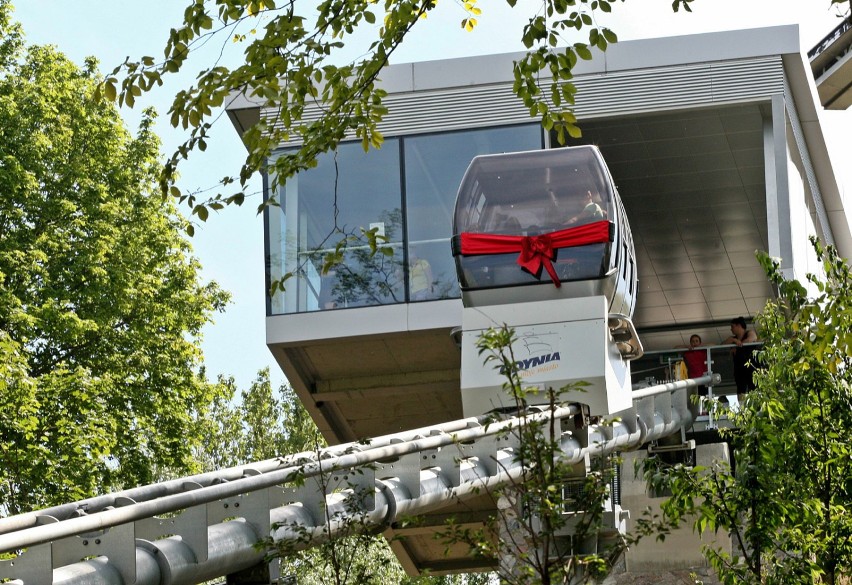 Dla wielu kolejka stała się codziennym środkiem transportu....