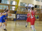 Pierwsze zwycięstwo ostrowskich koszykarek. UKS Basket Aleksandrów Łódzki - Ostrovia Ostrów 62:69