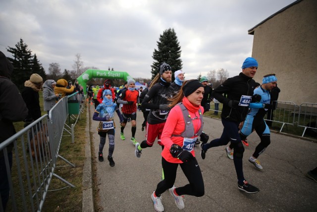 Start wyznaczono na godz. 12, 1 stycznia 2020 w Parku Śląskim przy hali wystawowej „Kapelusz” Do wyboru był bieg oraz Nordic Walking. Rywalizowano na 7 km trasie, a uczestnicy mogli wybrać dowolną liczbę pętli, aż do długości maratonu.