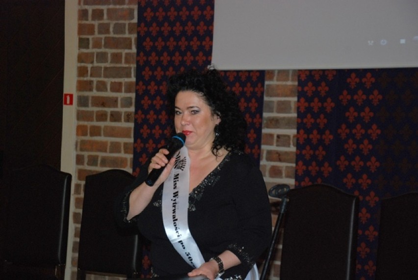 Finalistki konkursu "Miss po 50-ce" w Uniejowie