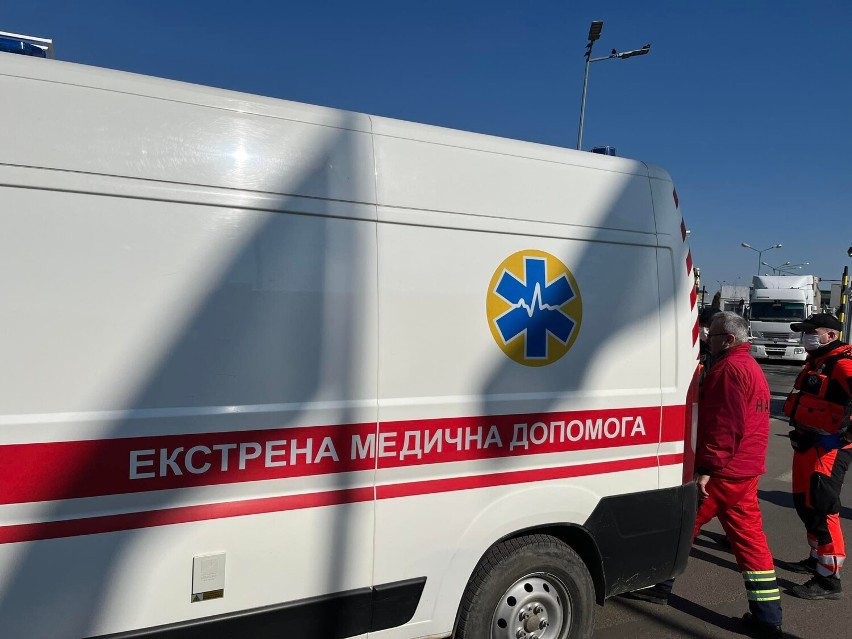 Grodziscy ratownicy medyczni pomagają dzieciom na terenie objętej wojną Ukrainy 