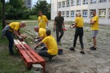 Wolontariusze odnowili plac zabaw przy ul. Dunikowskiego w Wałbrzychu. Zobaczcie zdjęcia!