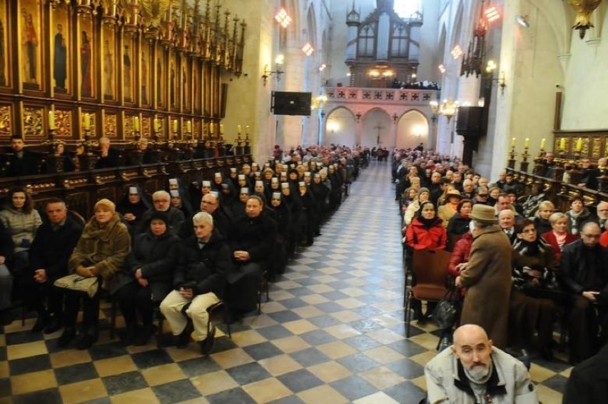 1. Wskaźnik dominicantes (uczestników niedzielnych mszy św.)...