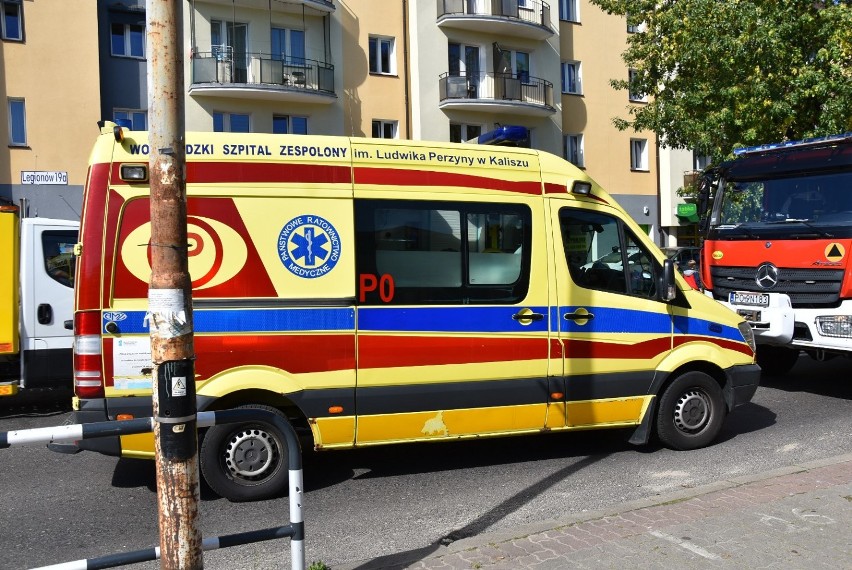 Zderzenie samochodów na skrzyżowaniu ulic Staszica i Legionów. ZDJĘCIA