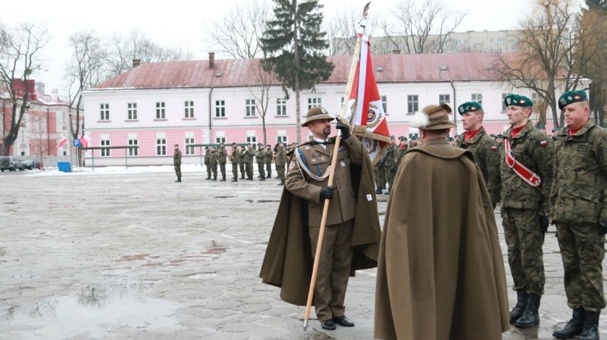 Przekazanie dowodzenia 5 batalionem strzelców podhalańskich [ZDJĘCIA]