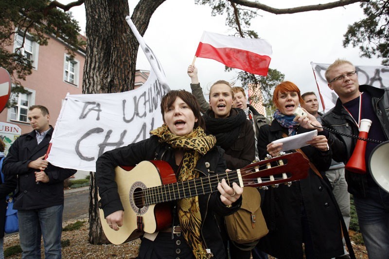 Lubin: Rodzice przedszkolaków protestowali. Radni nie chcieli ich wysłuchać (ZDJECIA)