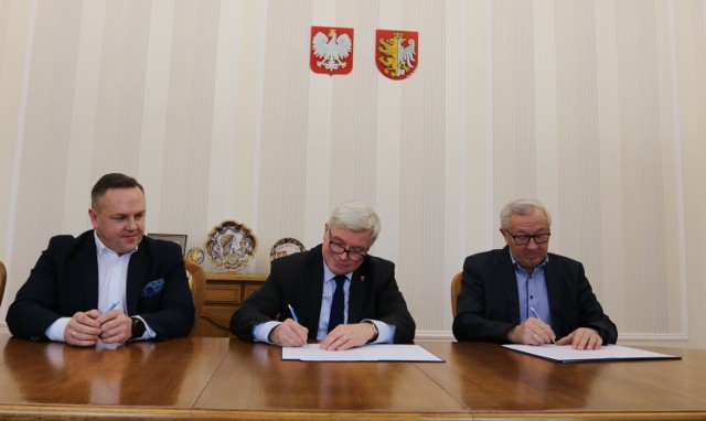 W UM w Krośnie podpisano porozumienie o współpracy między władzami miasta a Stowarzyszeniem Dolina Lotnicza.
