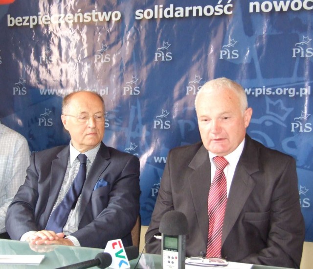 Senator Michał Seweryński (z lewej) i poseł Piotr Polak