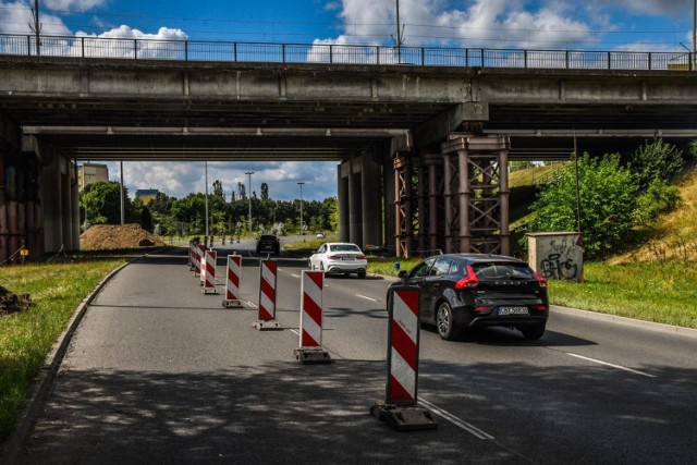 Zaczęły się prace przy północnym wiadukcie obiektu w ciągu ul. Wojska Polskiego w Bydgoszczy. Dla kierowców oznacza to korki.