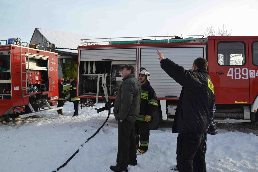 Palił się dom jednorodzinny w Dąbrowie w gminie Lichnowy