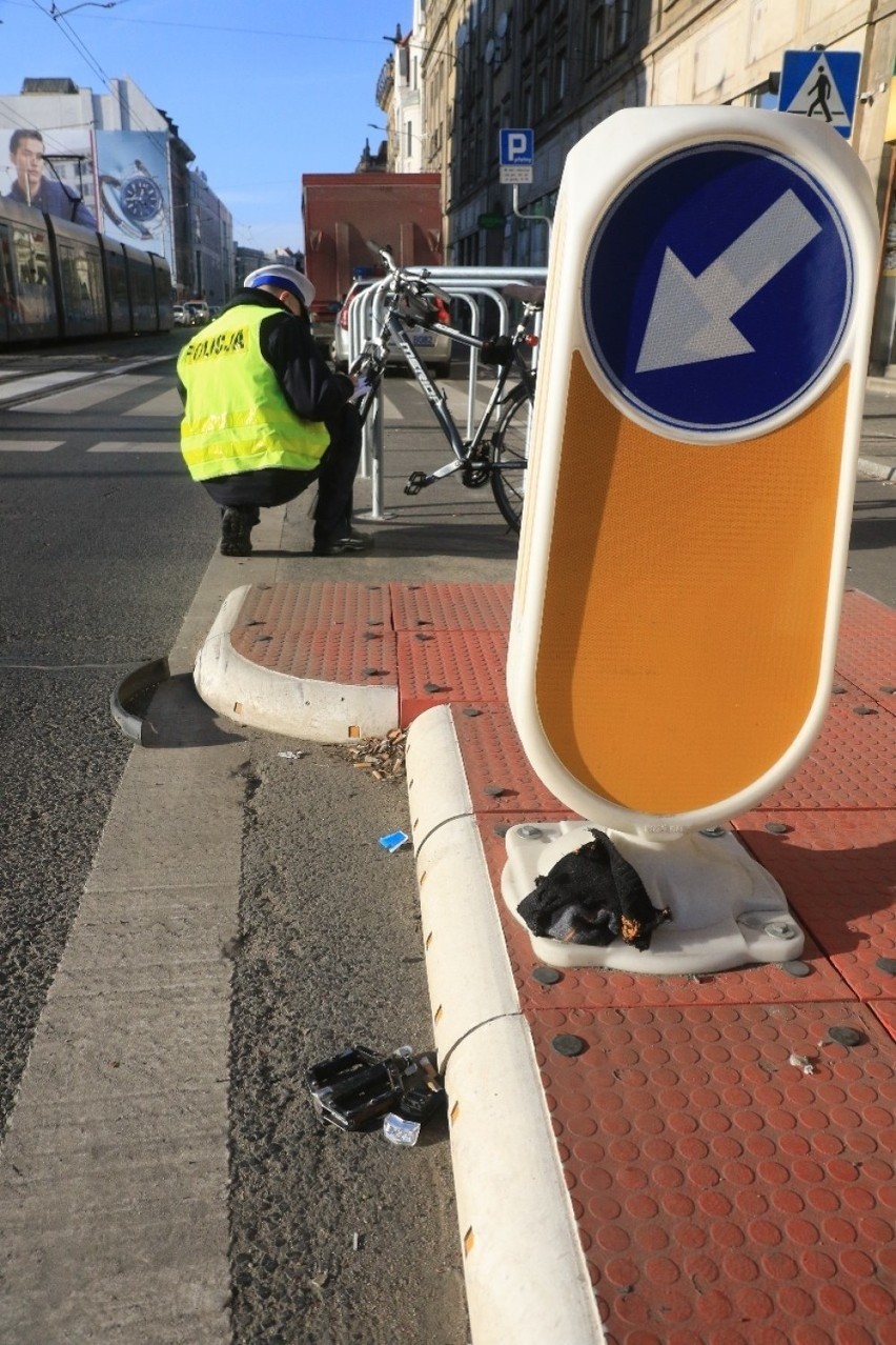 Ciężarówka potrąciła rowerzystę na Piłsudskiego [ZDJĘCIA] 