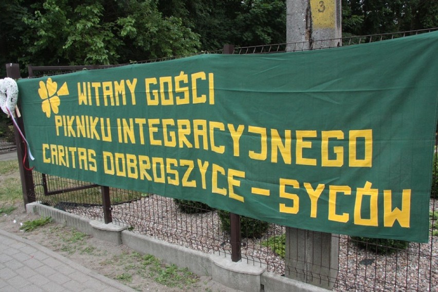Piknik integracyjny Warsztatu Terapii Zajęciowej w Dobroszycach i Sycowie (GALERIA)