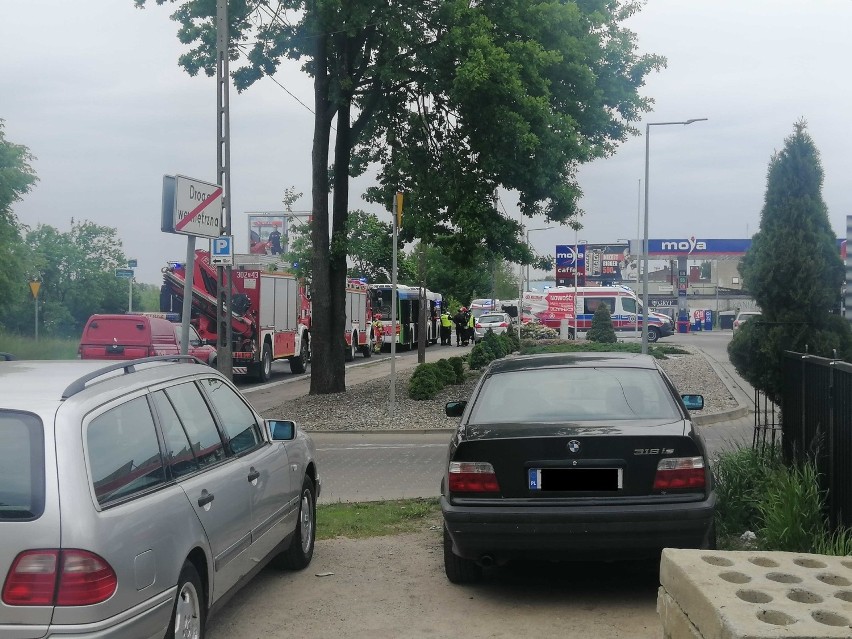 Zderzenie autobusu z osobówką na ul. Gryfińskiej w Szczecinie. Pięć osób poszkodowanych 