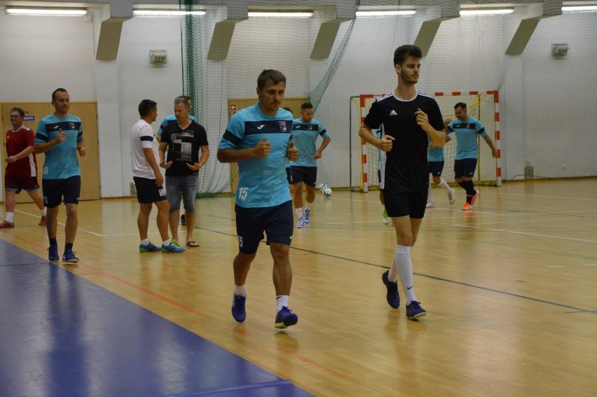 Futsal. LSSS Team Lębork zbroi się na ekstraklasę. Sprowadzili Brazylijczyka i Hiszpana. Wywiad z trenerem Wojciechem Piętą