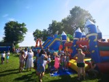 Festyn rodzinny i piknik profilaktyczny w Dębie. Festyn zakończyła wielopokoleniowa zabawa taneczna (FOTO)