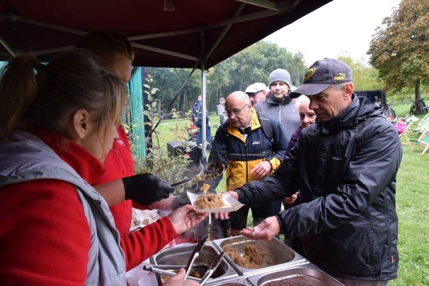 Piknik w Dolinie Silnicy w Kielcach. Dla rowerzystów zagrał zespół Mafia [ZDJĘCIA, WIDEO]