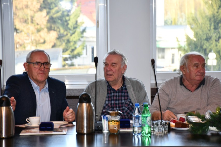 Wolsztyn: przedświąteczne spotkanie z emerytami - byłymi pracownikami Starostwa Powiatowego