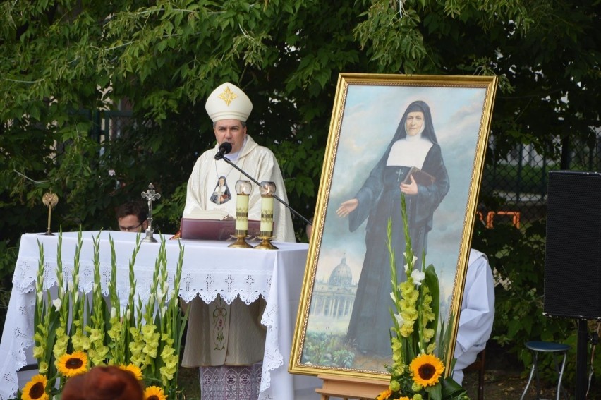 Wierni dziękowali na łowickich Bratkowicach św. Rochowi i bł. Bolesławie Lament [ZDJĘCIA]