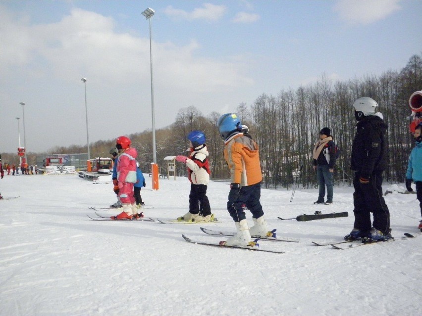 Ferie zimowe 2013 w Beskidach [ZDJĘCIA]. Zobacz tłumy na Dębowcu