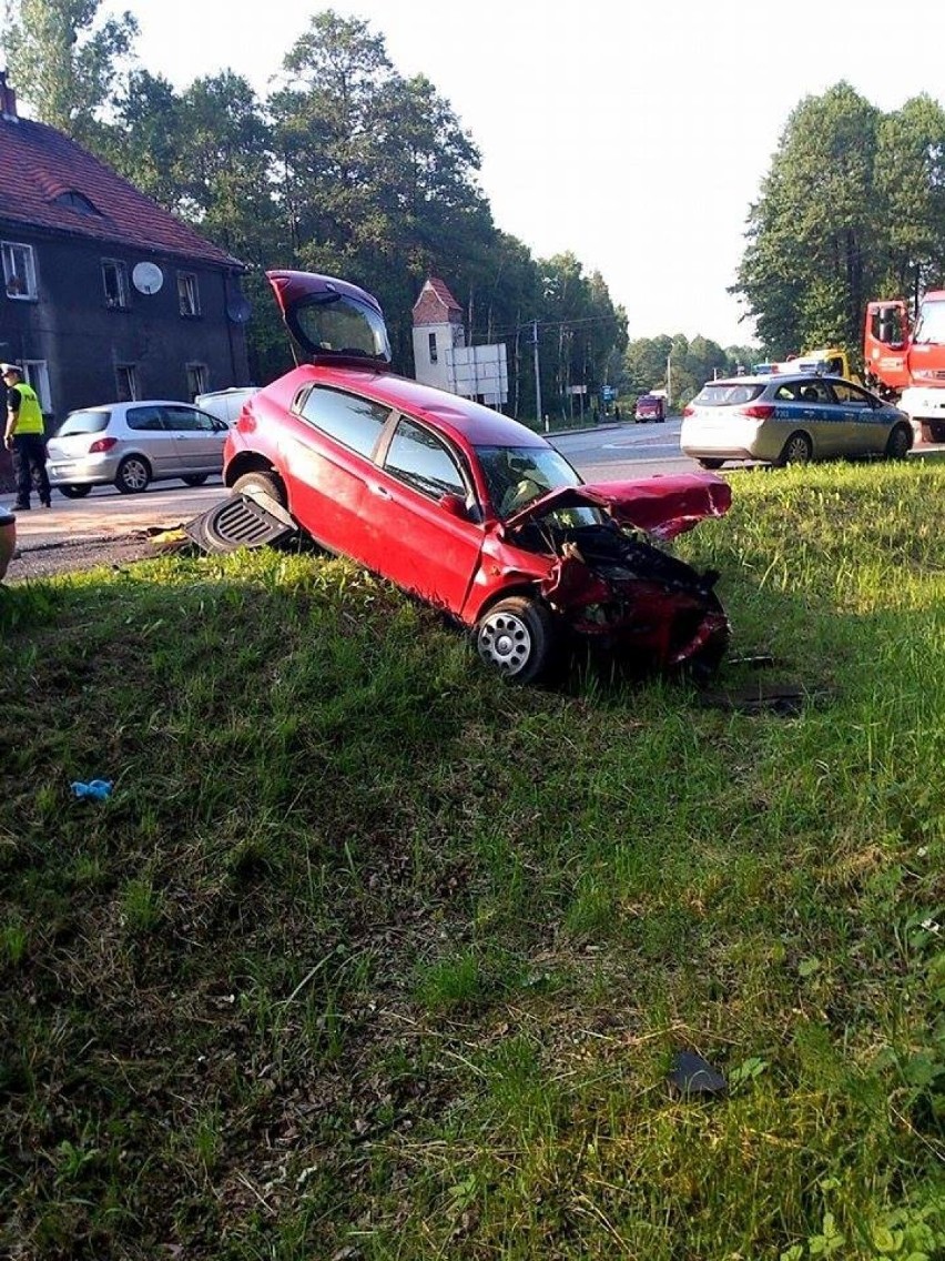 Niebezpieczny wypadek samochodowy w Knurowie