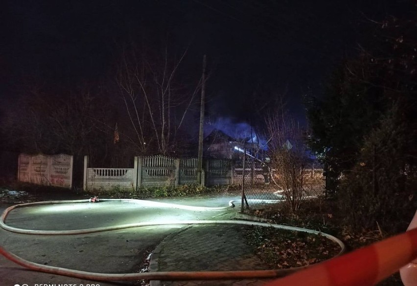 Pożar w Sulejowie: dzień po ugaszeniu w pogorzelisku znaleziono zwłoki