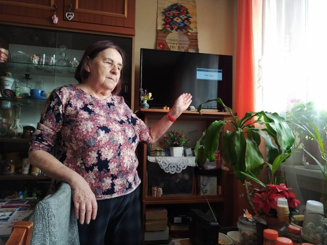 Danuta Stec z Grybowa od września ub. roku nie oglądała telewizji we własnym mieszkaniu. Burmistrz w odpowiedzi zapowiada, że jest gotów jej pomóc