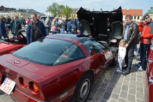 Warszawa 223 - samochodem zlotu, a ford z 1924 roku najstarszym autem