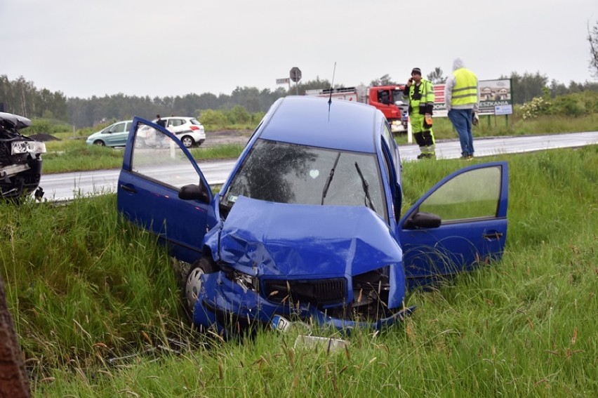 Wypadek w Gniewomirowicach, pięć osób rannych.