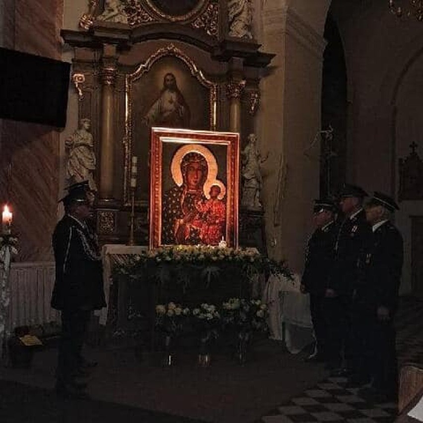 Misje parafialne i powitanie Obrazu Matki Bożej Jasnogórskiej w parafii w Czarnożyłach