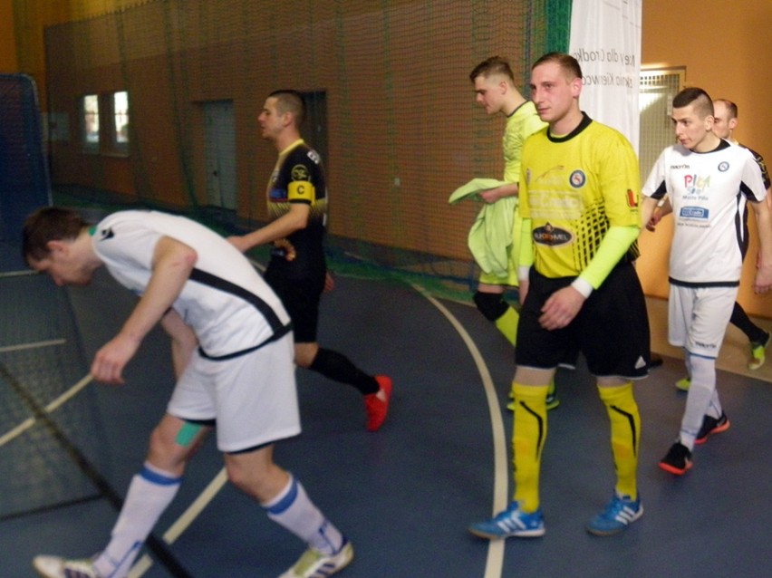 Credo Futsal Piła przegrało z Heliosem Białystok 3:5, ale nadal walczy o utrzymanie [zdjęcia]