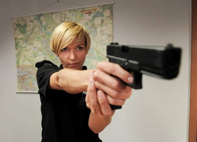 Małgorzata Szapował (ex-Szum, dziś Słoiczek po Cukrze) występuje w 40-odcinkowym serialu „Policjantki i policjanci”.
