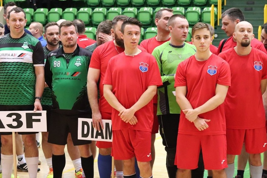 Halowy turniej piłkarski "Serca Granie" imienia Lucjana Trajdera [zdjęcia]