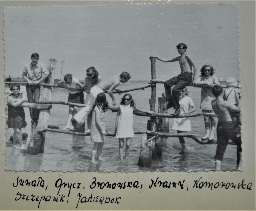 Czerwiec 1969 r. - licealiści z Goleniowa na plaży nad...
