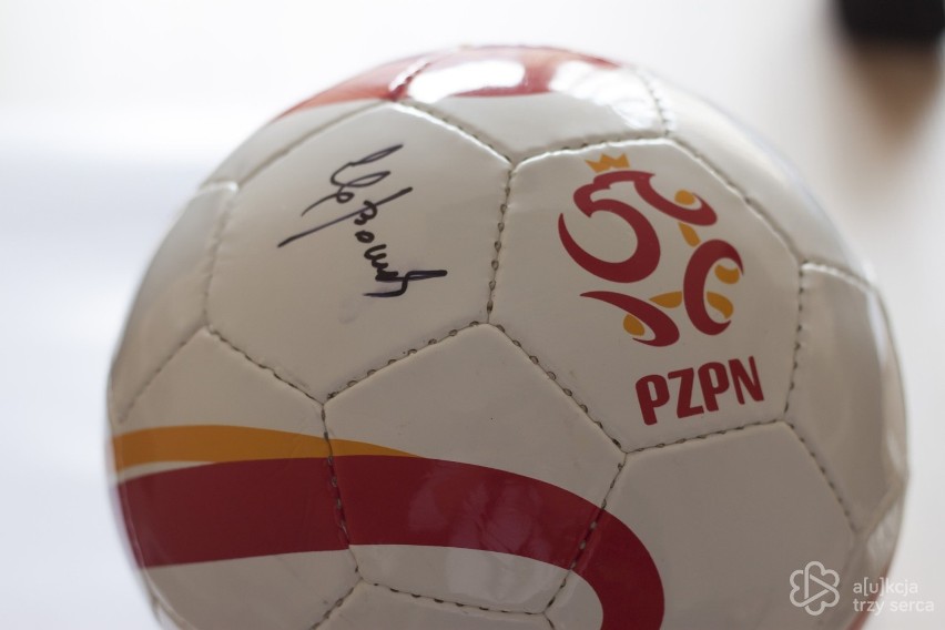 Piłka z autografem Zbigniewa Bońka, prezesa PZPN
