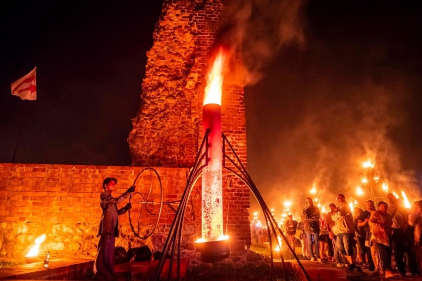 2. W tym roku motywem przewodnim festiwalu światła jest...