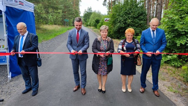 Tak wyglądało oficjalne otwarcie wyremontowanego odcinka drogi powiatowej Lubiatów-Trzebule.