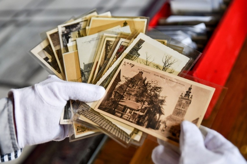 Zbiory Muzeum Gdańska wzbogaciła ogromna kolekcja pocztówek...