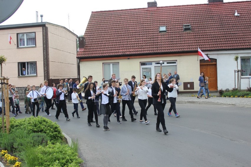 3 maja Święto Konstytucji. Uroczystości pod pomnikiem Powstańców Wielkopolskich w Zbąszyniu - fotorelacja część II