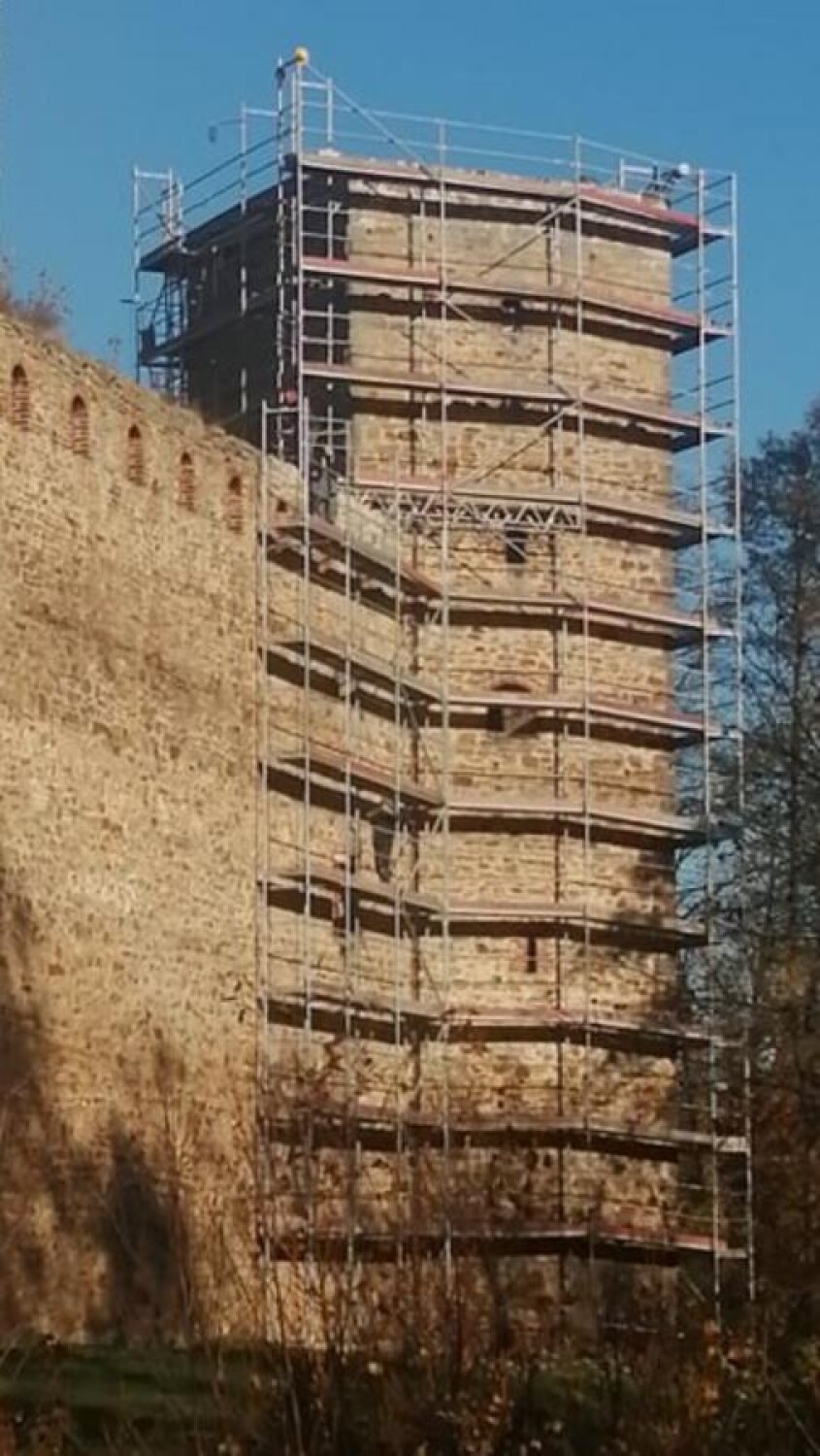 Trwają prace remontowe na zamku w Drzewicy. Wiadomo, co ma powstać w części służebnej [ZDJĘCIA]
