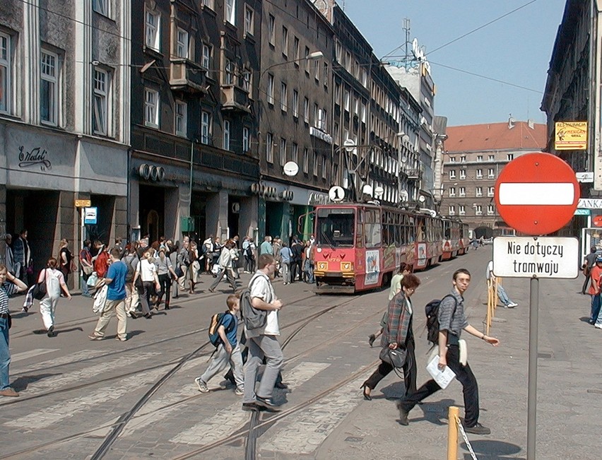 Zobacz zdjęcia Poznania z 2000 r. ---->