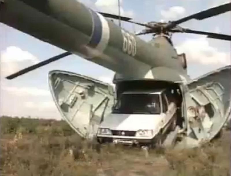 Polonez przylatuje helikopterem, czyli niesamowita reklama popularnego poldka [WIDEO]
