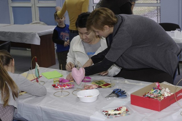 Stowarzyszenie Wspierania Aktywności Twórczej Swat zorganizowało warsztaty świąteczne w Opolu Lubelskim.