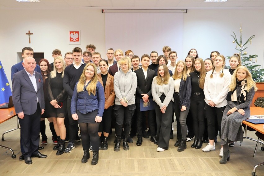 Młodzieżowa Rada Miasta w Gorzowie liczy sobie 33 osoby....
