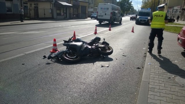 W wyniku wypadku dwie osoby zostały ranne - kierowca i pasażerka motocyklu.