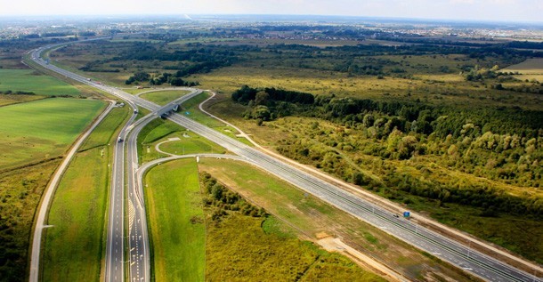 Węzeł Psie Pole - tu droga S8 łączy się z autostradową...