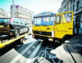 Wrocław: Straż hurtowo wywozi samochody z Kazimierza Wielkiego