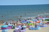Parawany - " mój jest ten kawałek plaży". Nadbałtycki wakacyjny trend wciąż trwa.