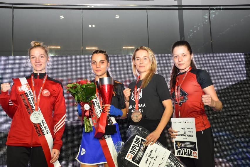 Nicola Kaczmarek zdobyła srebrny medal XXI Mistrzostw Polski Seniorek w boksie olimpijskim