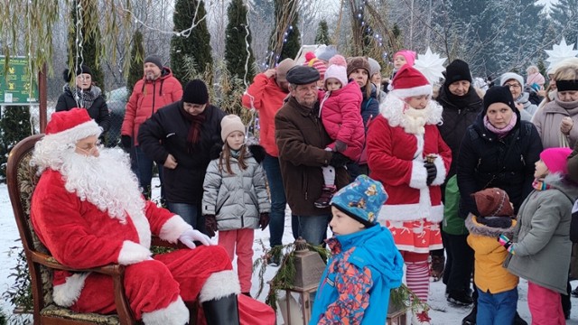 Kiermasz Bożonarodzeniowy w Zaniemyślu wprowadził magię świąt