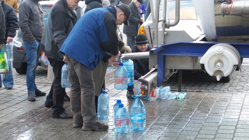 Skażona woda w powiecie olkuskim. Nie dawajcie zwierzętom wody z kranów